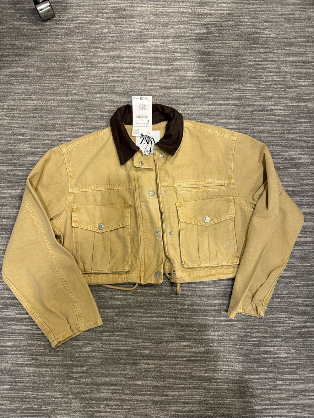 ZARA Cropped Tan Jean Jacket with Dark Brown Collar